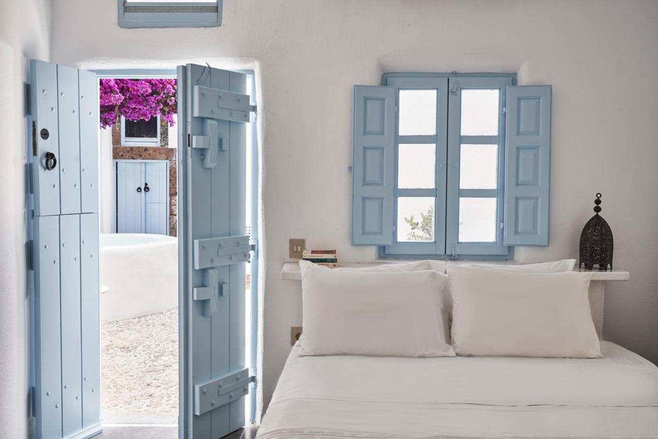2 Bedroom Charming Villa With Outdoors Jacuzzi Megalochori  Bagian luar foto