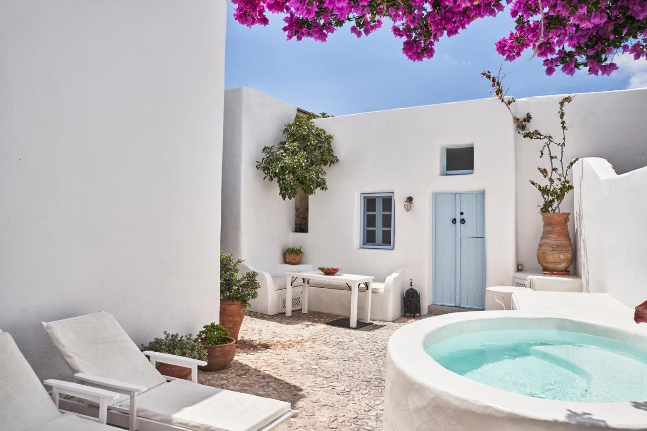 2 Bedroom Charming Villa With Outdoors Jacuzzi Megalochori  Bagian luar foto