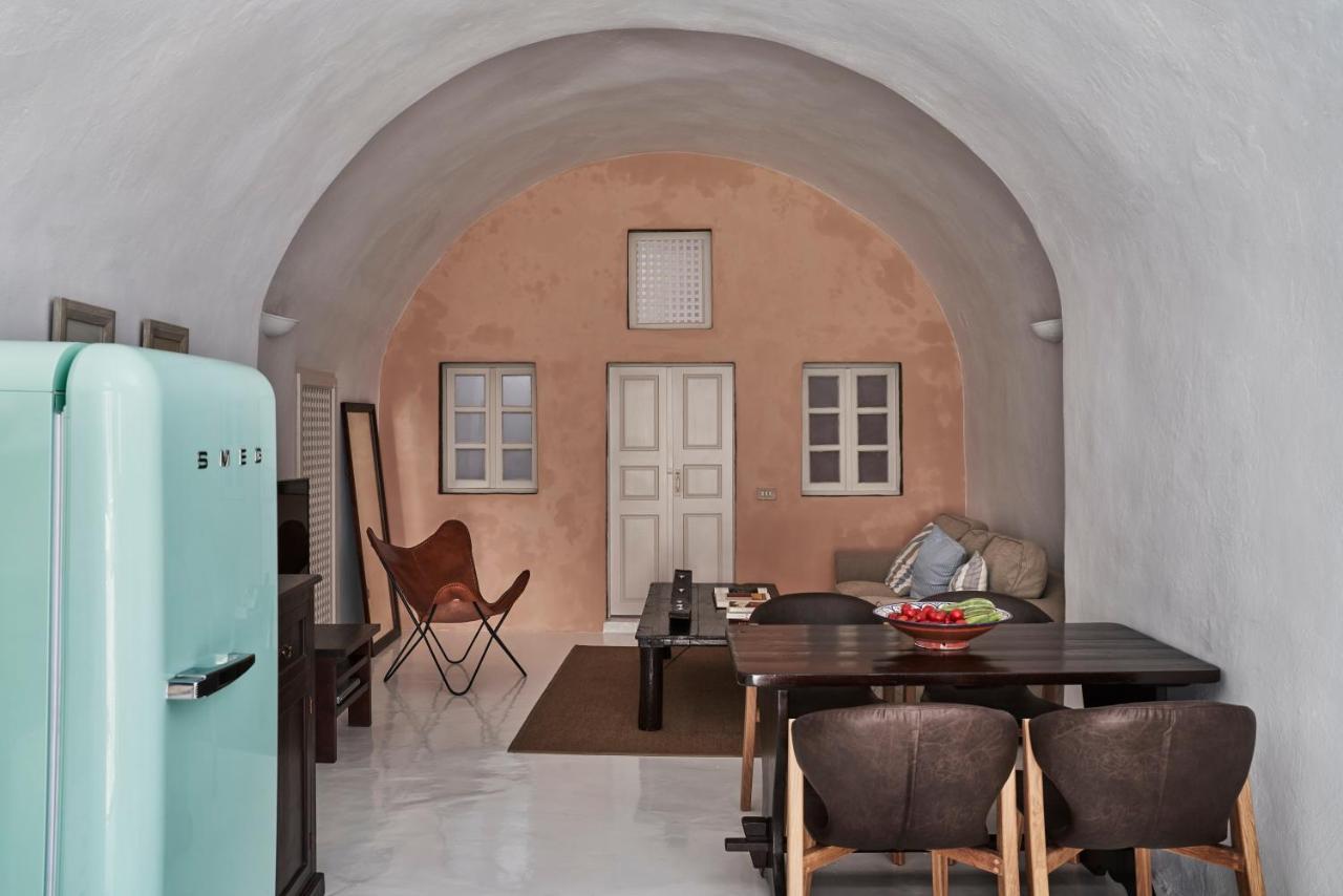 2 Bedroom Charming Villa With Outdoors Jacuzzi Megalochori  Bagian luar foto