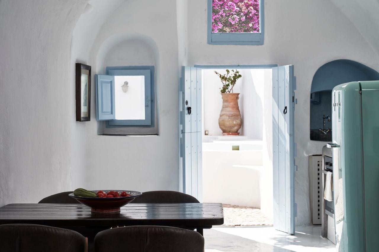 2 Bedroom Charming Villa With Outdoors Jacuzzi Megalochori  Bagian luar foto