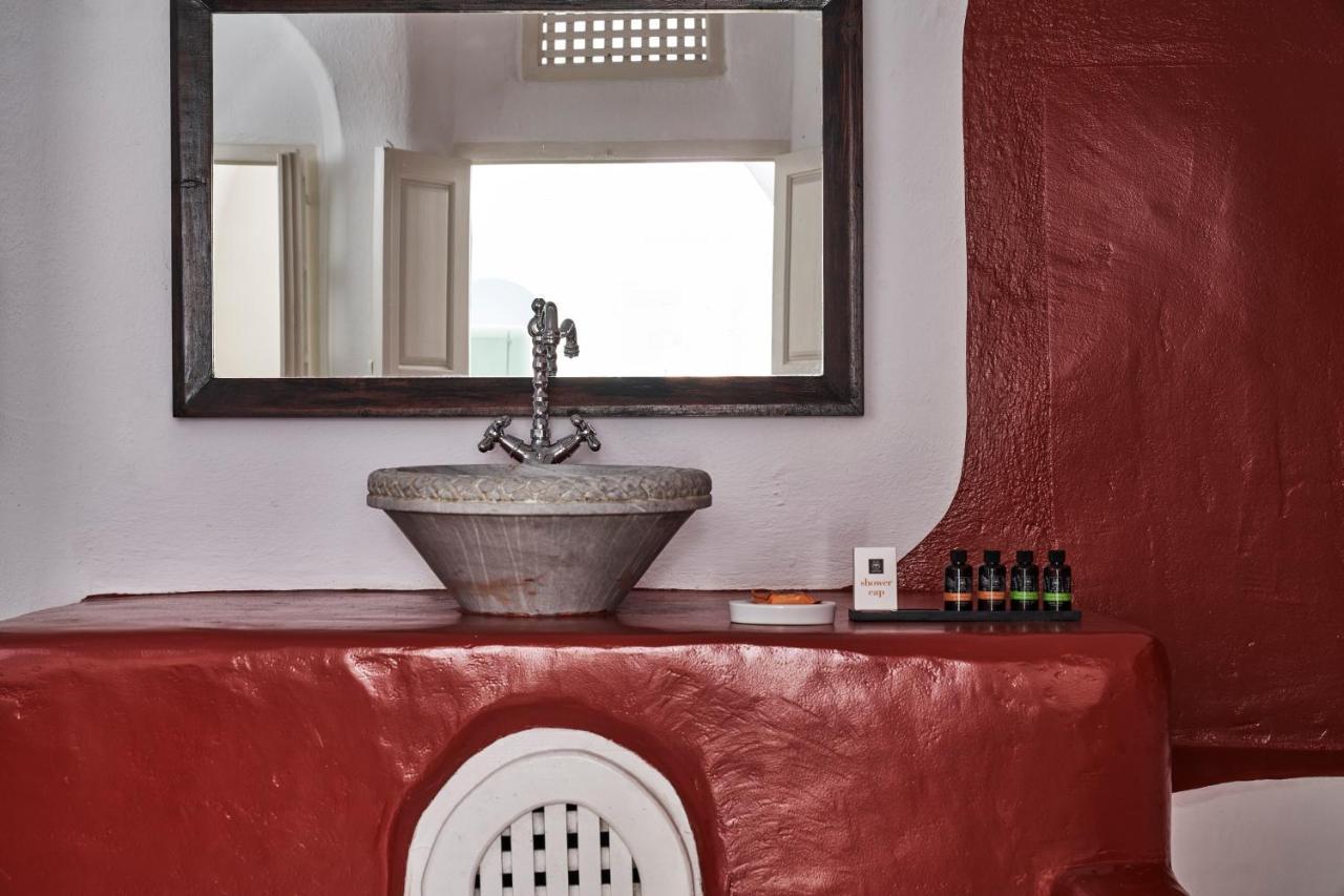 2 Bedroom Charming Villa With Outdoors Jacuzzi Megalochori  Bagian luar foto